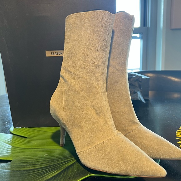 Yeezy Season 7 Graphite Thick Suede ANKLE BOOT Size 38 - Picture 2 of 4